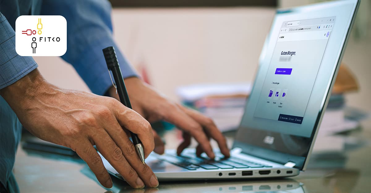 FITKO Logo und Laptop